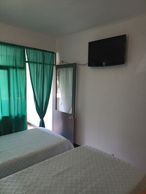 1 bedroom, free WiFi, bed sheets - H. Central Funchal V (Funchal)