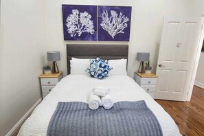 3 makuuhuonetta, silitysrauta/-lauta, Wi-Fi, vuodevaatteet