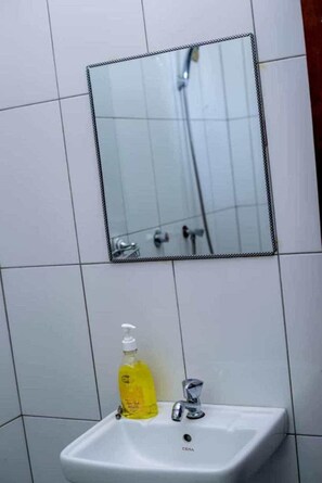 Kahden hengen huone | Kylpyhuone