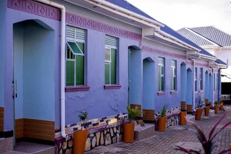 Exterior. Baron Guest House