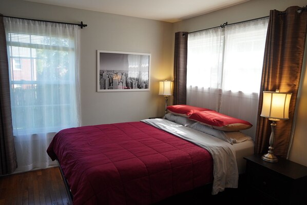 3 bedrooms, in-room safe, desk, iron/ironing board