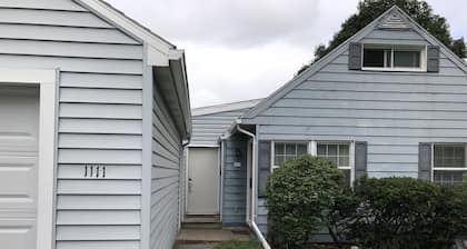 Comfort & Proximity to Downtown and Penn State (STR22-00040)