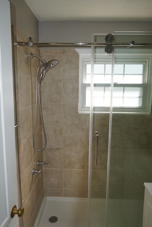 Shower, hair dryer, towels, soap - Comfort & Proximity to Downtown and Penn State (STR22-00040) (State College)