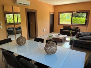 3 室のベッドルーム、客室ごとに異なる装飾、客室ごとに異なるインテリア、WiFi (無料)