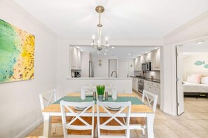 Dining - Spacious Remodel|Bikes|Steps to Beach (St. Augustine)