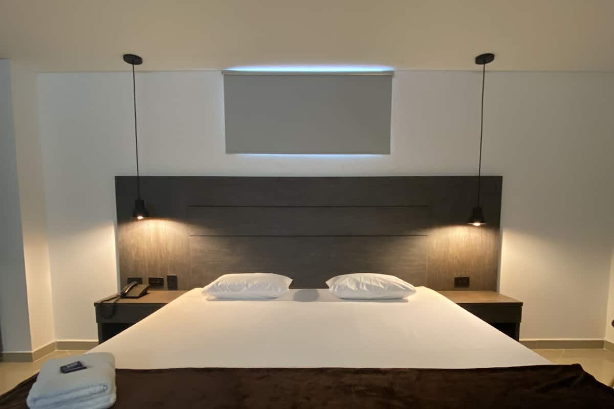 Exclusive Room | Minibar, individually furnished, desk, laptop workspace
