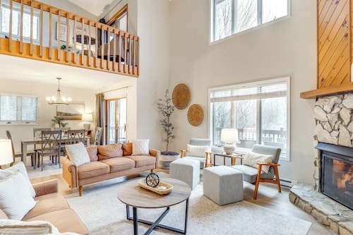 Sugar Mountain Chalet w/ Hot Tub & Ski Shuttle!