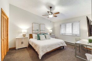 4 bedrooms, desk, iron/ironing board, travel cot