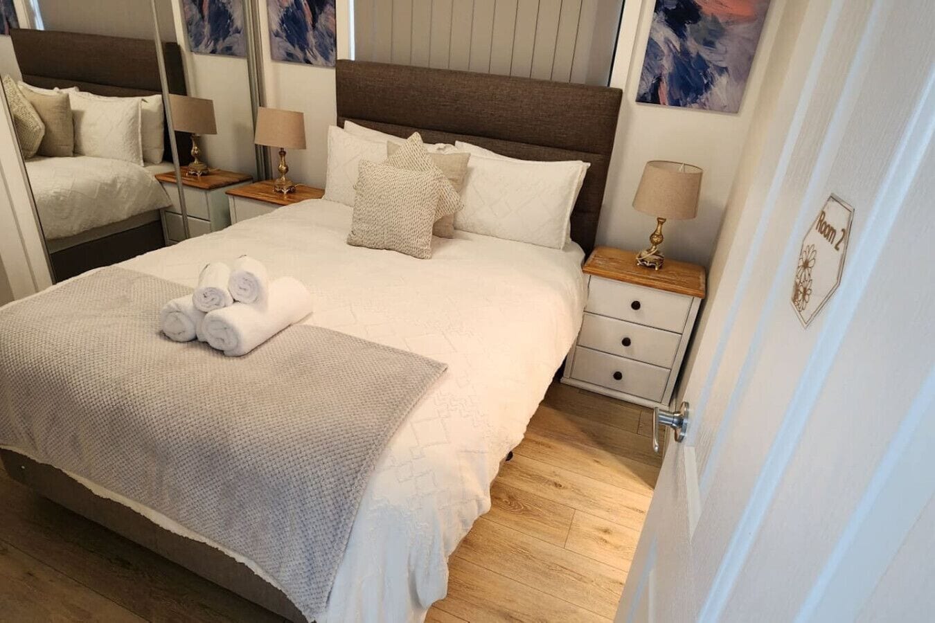 2 bedrooms, iron/ironing board, WiFi, bed sheets