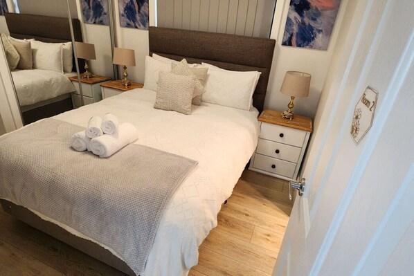 2 Schlafzimmer, Bügeleisen/Bügelbrett, WLAN, Bettwäsche