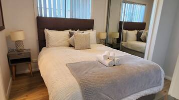 2 slaapkamers, een strijkplank/strijkijzer, wifi, beddengoed