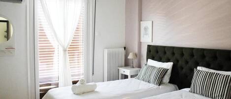 2 عدّة غرف نوم ومكواة/لوح كي وواي فاي مجانًا