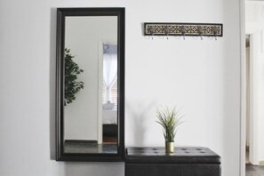 Apartment | Living area | Flat-screen TV