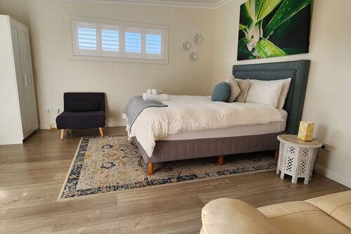 Modern Studio 10mins walk to Wollongong Hospital