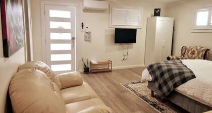 Modern Studio 10mins walk to Wollongong Hospital