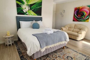 1 bedroom, iron/ironing board, WiFi, bed sheets - Modern Studio 10mins walk to Wollongong Hospital (Wollongong)
