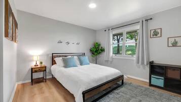 2 bedrooms, desk, iron/ironing board, free WiFi