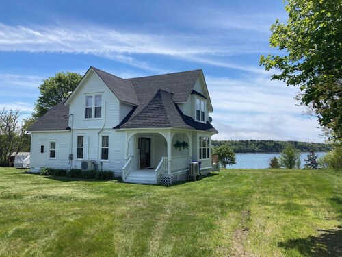 Cottage on Friar's Bay