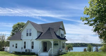 Cottage on Friar's Bay