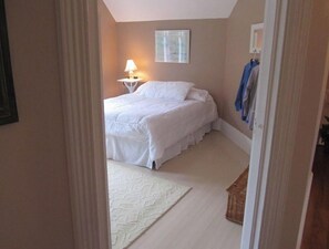 4 bedrooms, free WiFi, bed sheets - Cottage on Friar's Bay (Welshpool)