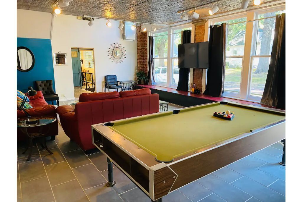 Immaculately Remodeled Historic building and Greenhouse with fire pit