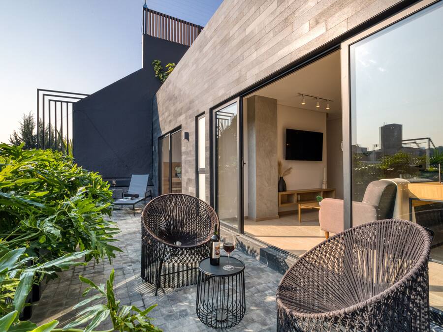 Apartment with Huge Terrace | Terraço/pátio