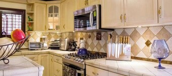 USA Otay Border-1 min from the US border