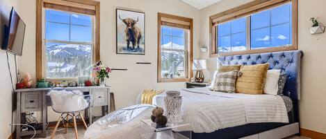 4 slaapkamers, een strijkplank/strijkijzer, gratis wifi, beddengoed