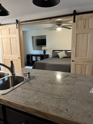 1 makuuhuone, silitysrauta/-lauta, ilmainen Wi-Fi, vuodevaatteet