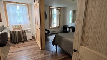 1 habitación, tabla de planchar con plancha, wifi gratis y ropa de cama