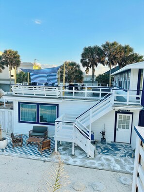 Terrace/patio - St Augustine Amazing Oceanfront with balcony. Ten minutes to night of lights (ST AUGUSTINE)