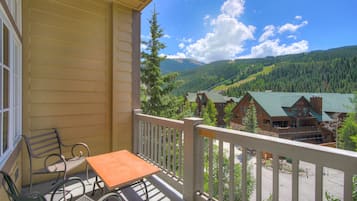 Condo, 1 quarto (with Murphy Bed) | Individualmente decorados, individualmente mobiliados