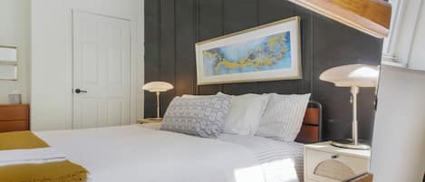 3 Schlafzimmer, Schreibtisch, Bügeleisen/Bügelbrett, Reisekinderbett