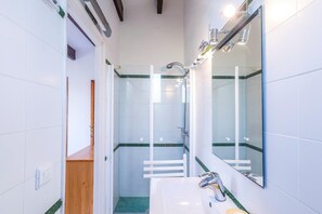 Shower - 2 Bedroom Villa, Private Pool, Binibeca (Binibeca)