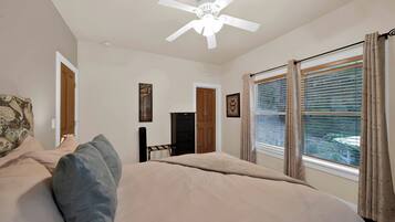 1 bedroom, iron/ironing board, free WiFi, bed sheets