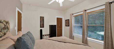 1 soverom, strykejern/-brett, wi-fi (inkludert) og sengetøy