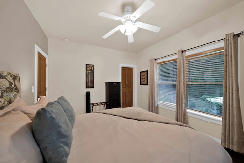 The Gray Squirrel- A Room with a Forest View!