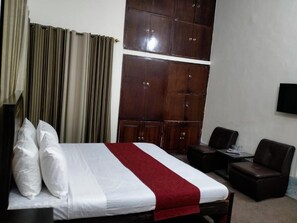 Quarto casal luxo | 1 quarto, Wi-Fi de cortesia, roupa de cama