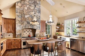 Fridge, microwave, stovetop, dishwasher - Twin Creeks Ranch, 17min to DT Aspen (Snowmass)