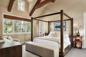 8 bedrooms, desk, WiFi, bed sheets
