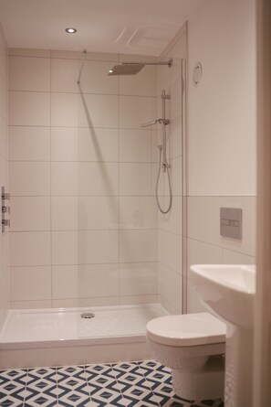 Douche, sèche-cheveux