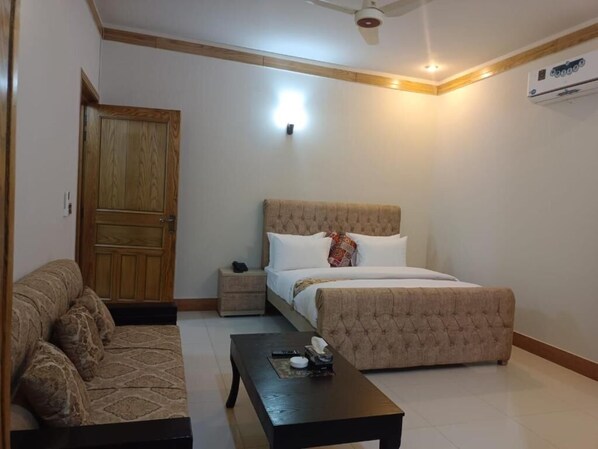 Iron/ironing board, free WiFi - Paradise Palace Islamabad (Islamabad)