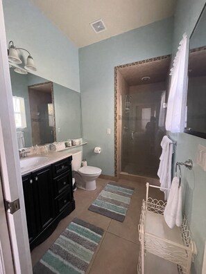 Towels, soap, toilet paper - Kalua Lake Loft !   1 Bedroom - 1.5 Bath Overlooking Lake Dora (Tavares)