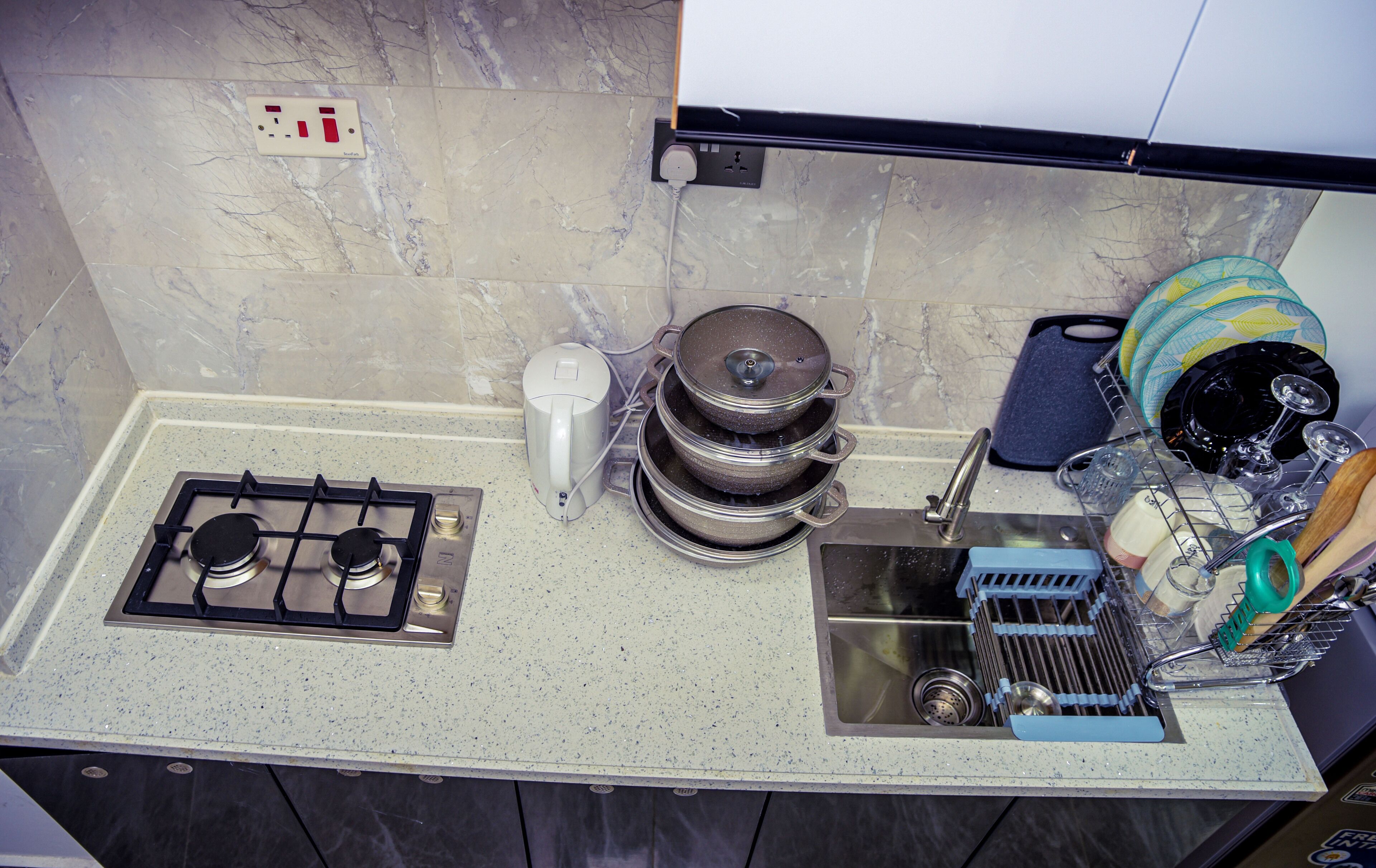 Fridge, microwave, stovetop, electric kettle