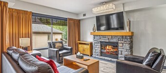 Gateway to the Rockies! Spacious 3bdrm Suite Canmore/Banff mountain view