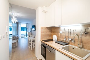 Fridge, oven, dishwasher, toaster