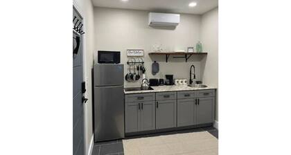 Cozy 1 Bed/Bath Apartment in Cable Beach