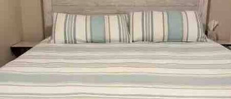 4 bedrooms, free WiFi, bed sheets