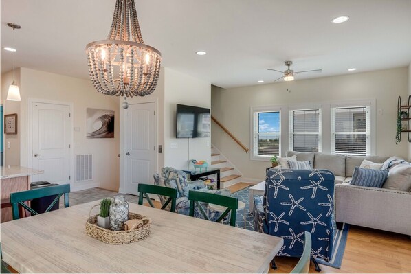 Interior - Serenity Seaside-4 Bedroom Ocean View house w/Elevator & Beach access 400' away! (North Topsail Beach)