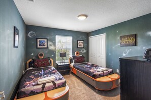 5 bedrooms, iron/ironing board, travel cot, WiFi